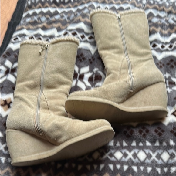Rocket Dog Tan Winter Boots with Slouchy Design​ - Picture 6 of 13